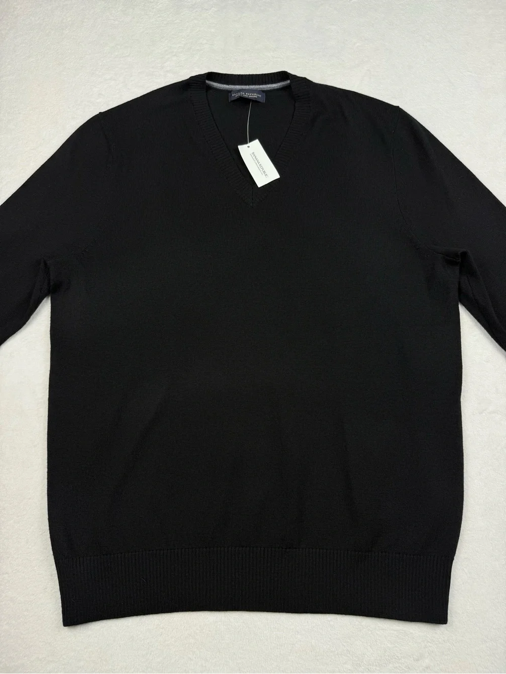 NWT Banana Republic Merino Wool Black V-Neck Sweater - Classic Knit Men's Large